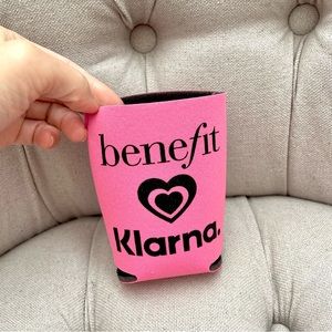 🩷 Benefit Cosmetics x Klarna hot pink bottle koozie cooler sleeve can holder